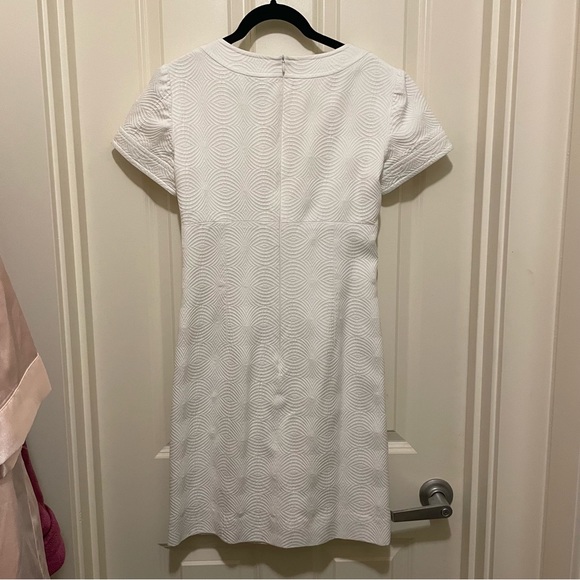 Trina Turk White Textured Scoop Neck Dress with Pockets and Empire Waist size 0 - Picture 4 of 8